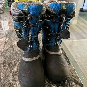 Kamik boys size 1 snow boots
